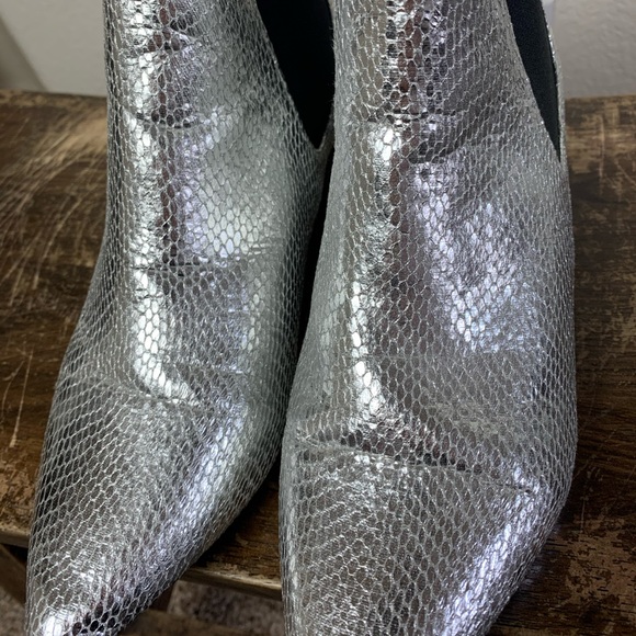 NEW Topshop Krazy Silver Snakeskin Chelsea Boot - Picture 8 of 14